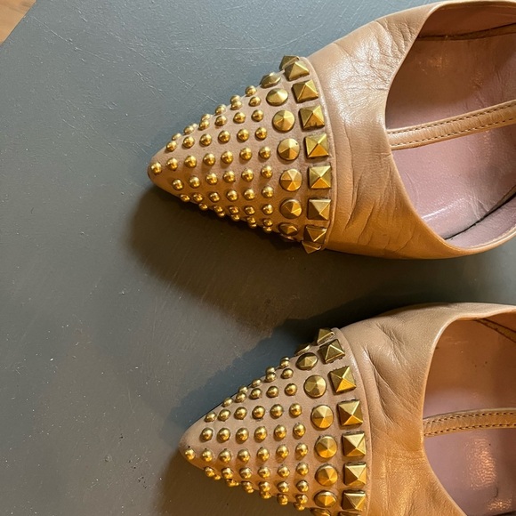 Gucci Coline Tan T strap Leather gold studded heel size 38  Gucci Coline Tan T strap Leather gold studded heel Sz 38 buckle work FINAL PRICE